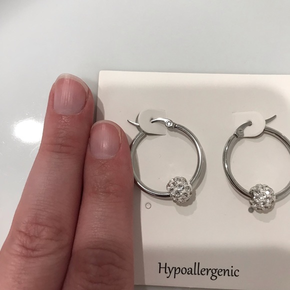 5 For $20 🥳 Silver Hoops - Picture 3 of 4